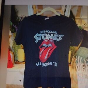 The Rolling Stones  Black Graphic Tee with Red Tongue '76 World 🌎 Tour